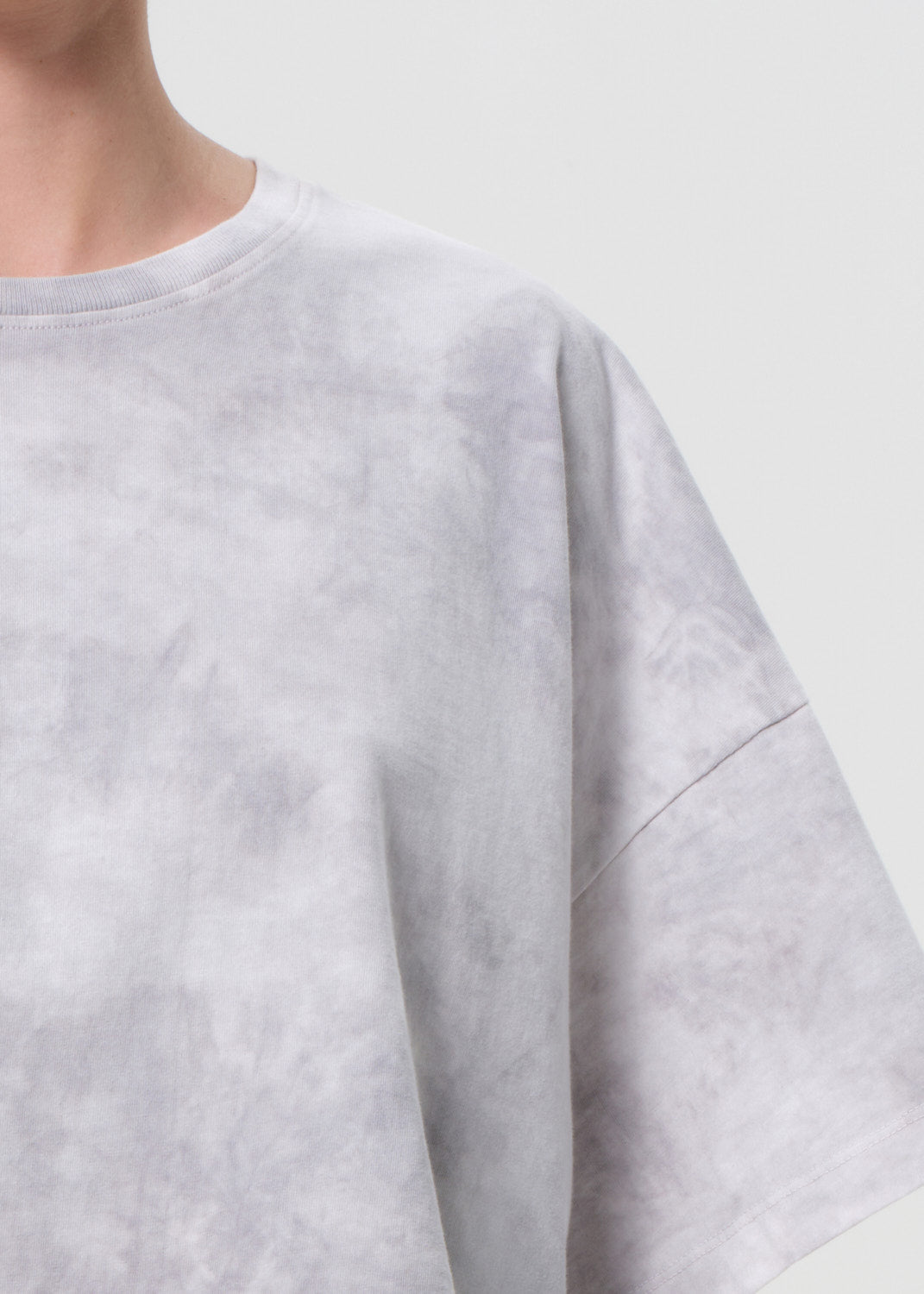 Arli Oversized Cropped Tee in Turbine close up