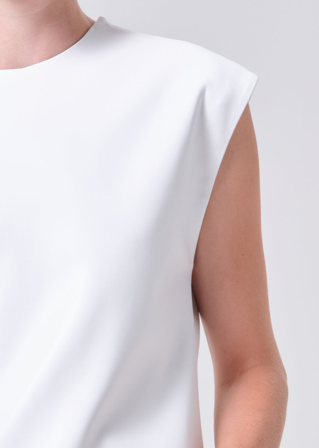 Corrine Tee Vegan Leather in Collagen