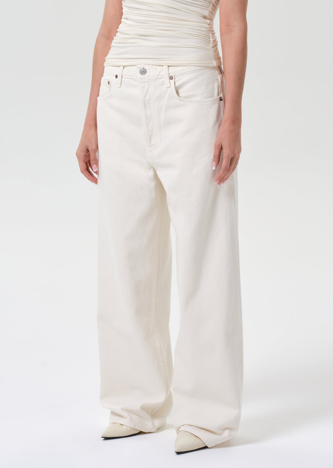 Low Slung Baggy 28" Petite in Solar close up