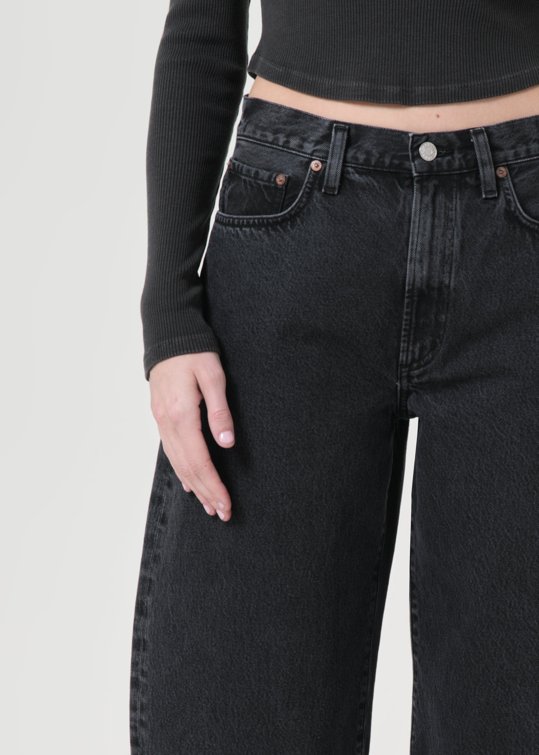 Balloon Jean in Black Tea detail