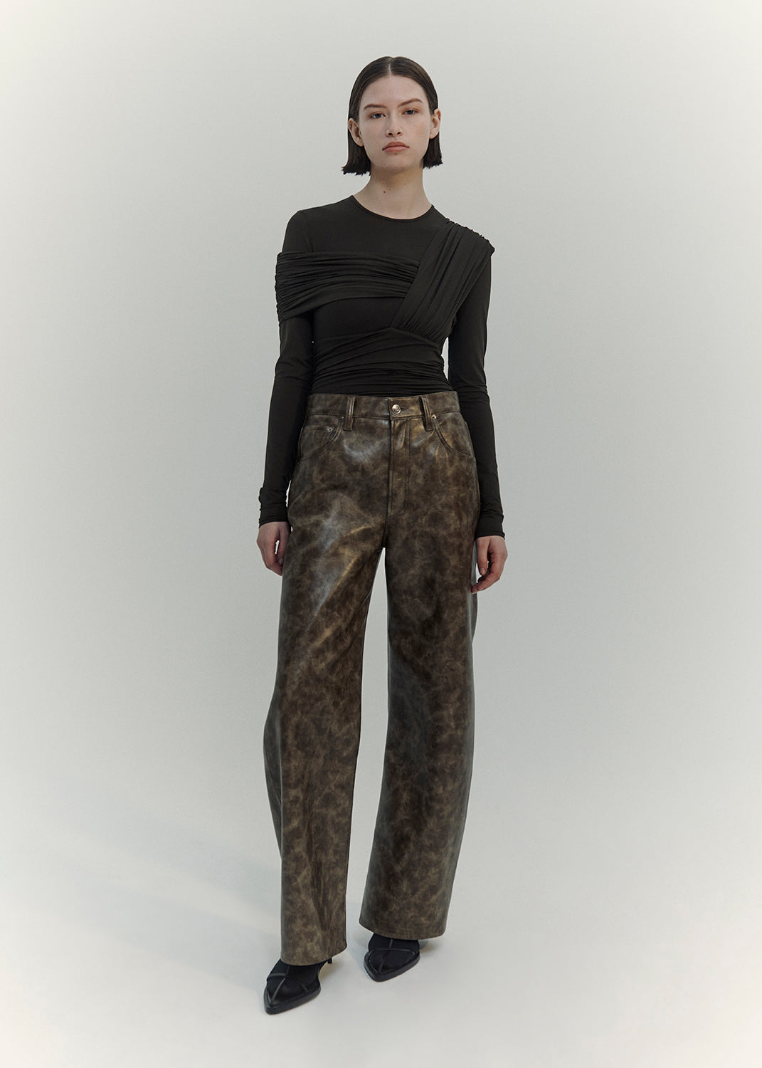 Recycled Leather Low Curve Jean in Moss 