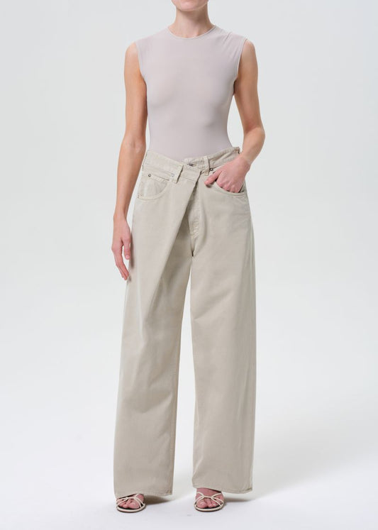 Vana Fold Jean in Comb front